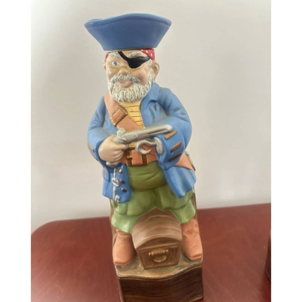 VTG 1968 Handpainted Alberta's Mold 12" Ceramic Rum Pirate Decanter Barware